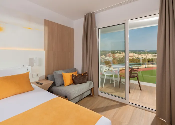 L'Azure Hotel 4* Sup